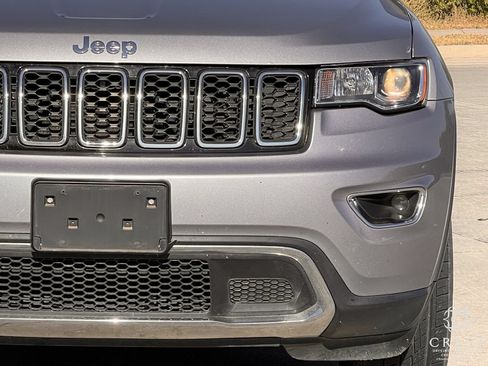 Used 2017 Jeep Grand Cherokee Limited AWD/4WD image 8