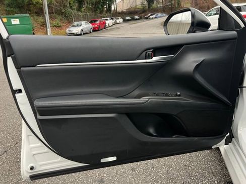 Used 2024 Toyota Camry XLE image 11