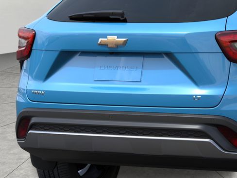 New 2026 Chevrolet Trax LT w/ Driver Confidence Package image 14