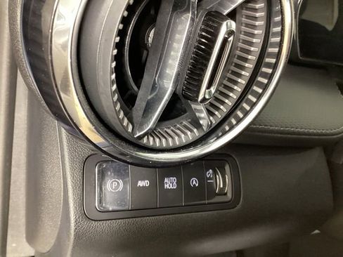 Used 2025 Chevrolet Equinox LT AWD/4WD image 18