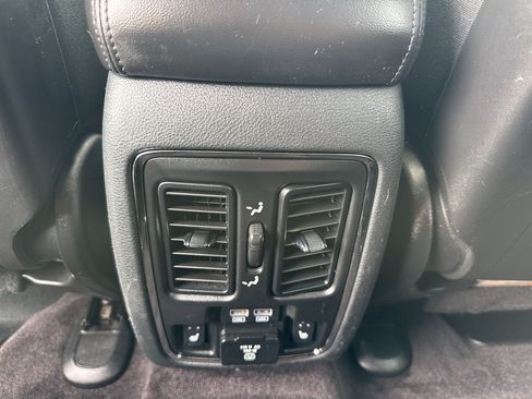 Used 2018 Jeep Grand Cherokee Limited AWD/4WD image 27