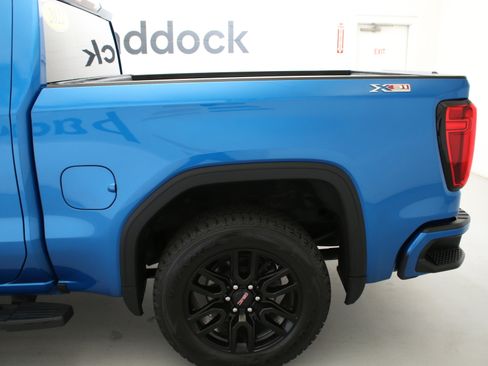 Used 2022 GMC Sierra 1500 Elevation w/ X31 Off-Road Package AWD/4WD image 6