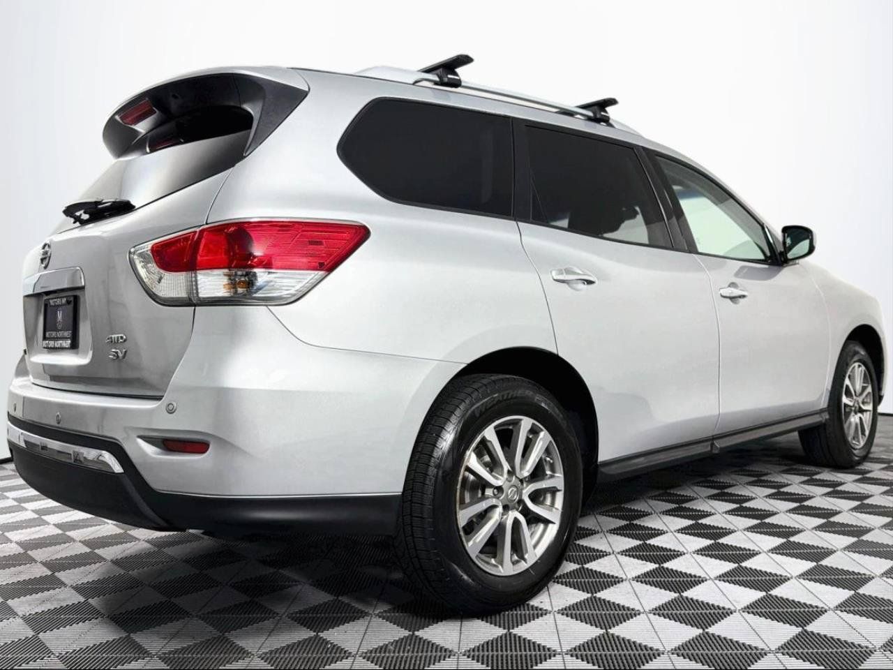 Used 2013 Nissan Pathfinder SV AWD/4WD image 24