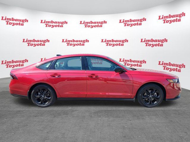 Used 2025 Honda Accord SE image 2
