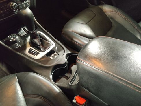 Used 2014 Jeep Cherokee Trailhawk w/ Comfort/Convenience Group image 26