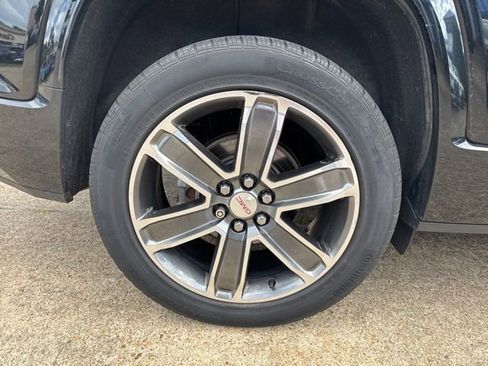 Used 2018 GMC Acadia Denali w/ Technology Package image 39