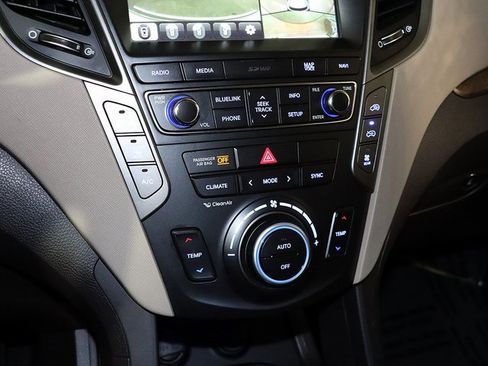 Used 2017 Hyundai Santa Fe SE Ultimate w/ Cargo Package image 22