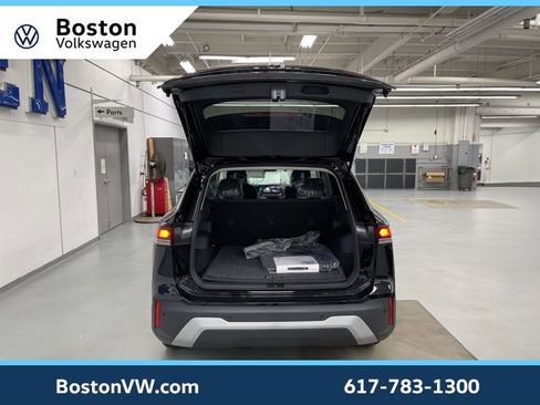 New 2026 Volkswagen Tiguan S image 9