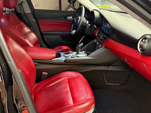 Used 2021 Alfa Romeo Giulia Sprint w/ Nero Edizione image 18