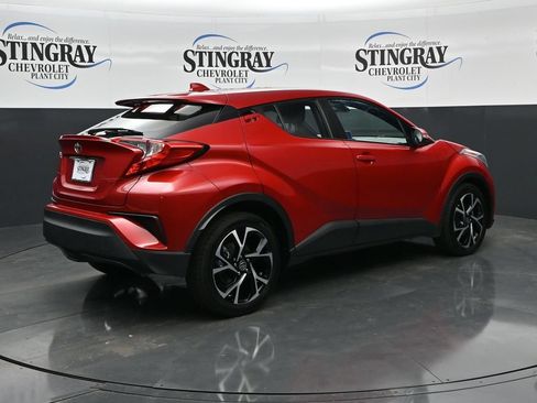 Used 2021 Toyota C-HR XLE FWD image 7