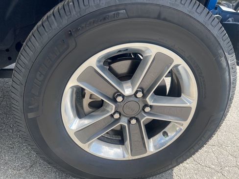 Used 2022 Jeep Wrangler Unlimited Sahara w/ Cold Weather Group image 23