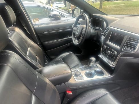 Used 2018 Jeep Grand Cherokee Limited AWD/4WD image 19