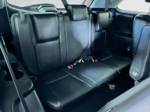 Certified 2019 Toyota Highlander SE AWD/4WD image 24