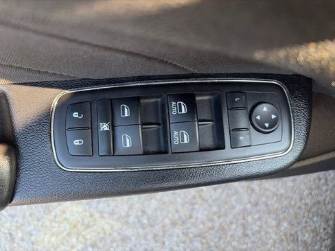 Used 2021 Dodge Charger SXT w/ Blacktop Package RWD image 17