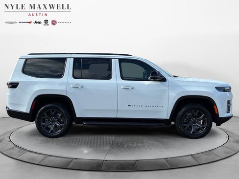 New 2026 Jeep Grand Wagoneer Limited AWD/4WD image 17