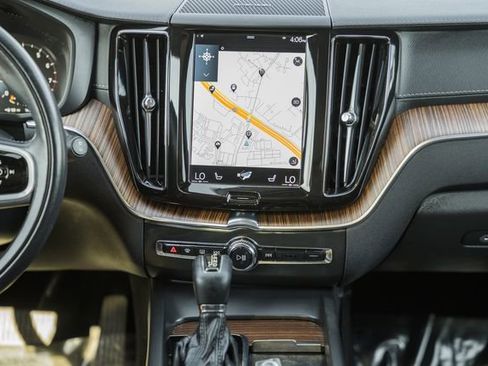 Used 2021 Volvo XC60 T5 Inscription w/ Advanced Package image 23