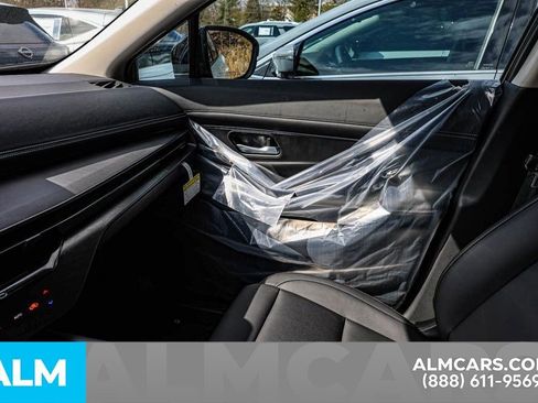 Certified 2025 Nissan Murano SV image 82