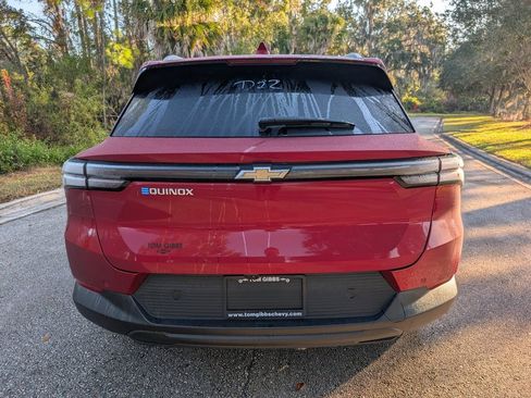 New 2026 Chevrolet Equinox EV LT image 6