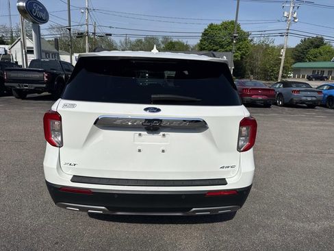 Used 2022 Ford Explorer XLT w/ Equipment Group 202A AWD/4WD image 4
