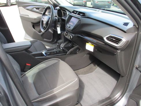 Used 2021 Chevrolet TrailBlazer LS AWD/4WD image 15