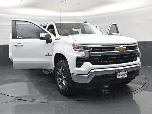 Used 2023 Chevrolet Silverado 1500 LT w/ Z71 Off-Road Package AWD/4WD image 58