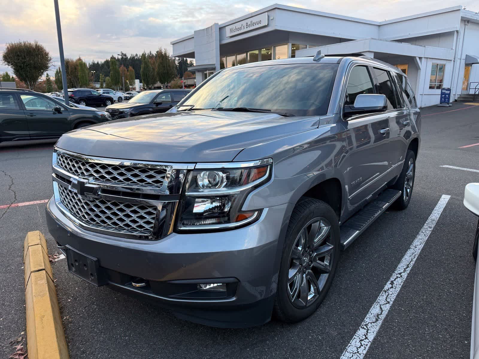 Used 2019 Chevrolet Tahoe LT w/ LT Signature Package AWD/4WD image 1