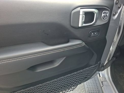 Used 2021 Jeep Wrangler Unlimited Sahara w/ LED Lighting Group AWD/4WD image 12