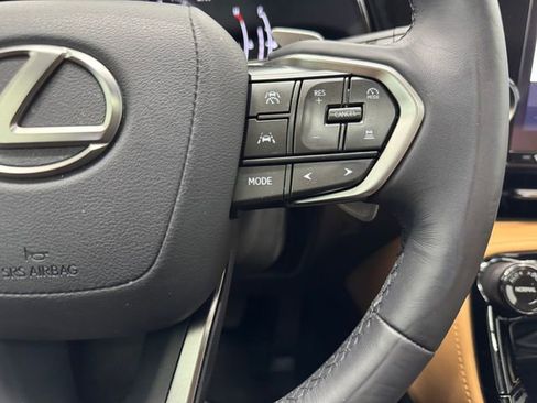 Used 2024 Lexus NX 250 FWD w/ Towing Package (2000 Lbs) image 23