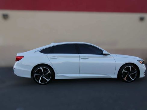 Used 2018 Honda Accord Sport image 14