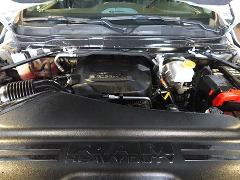 Used 2024 RAM 2500 Laramie AWD/4WD image 34