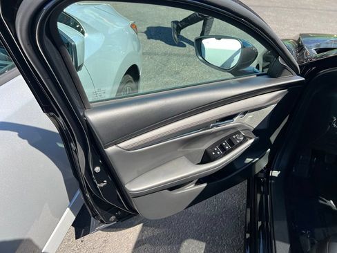 Used 2025 MAZDA MAZDA3 2.5 S Hatchback w/ Premium Pkg FWD image 9