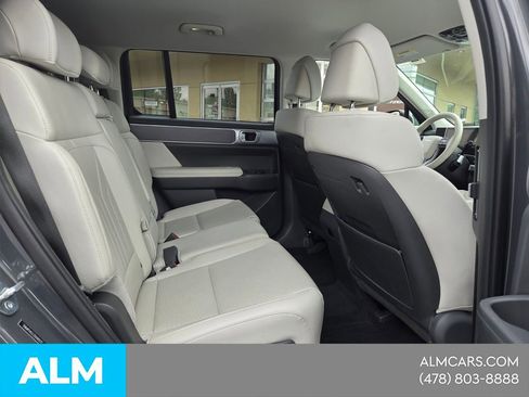 Used 2025 Hyundai Santa Fe SEL FWD image 17