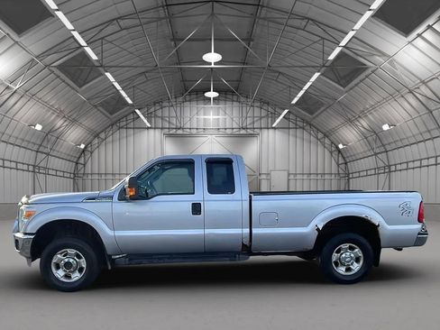 Used 2012 Ford F250 XLT w/ Snow Plow Prep Pkg image 2