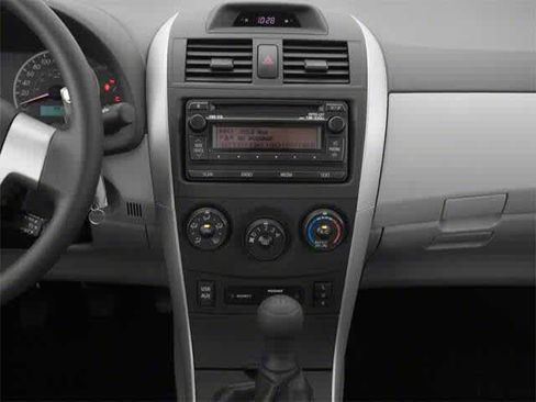 Used 2013 Toyota Corolla L image 8