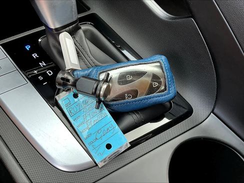 Used 2024 Hyundai Elantra SEL image 15