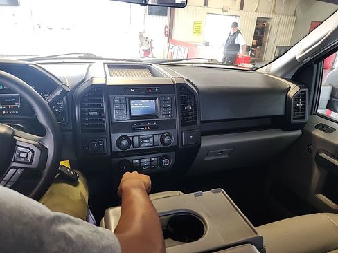 Used 2018 Ford F150 XL w/ Equipment Group 101A Mid image 7