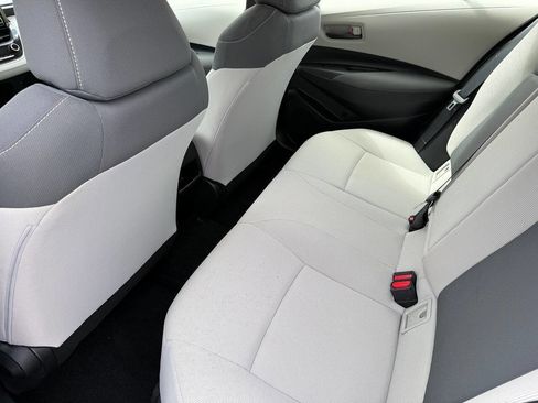 Used 2022 Toyota Corolla LE FWD image 11