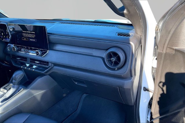 Used 2024 Chevrolet Colorado W/T RWD image 18