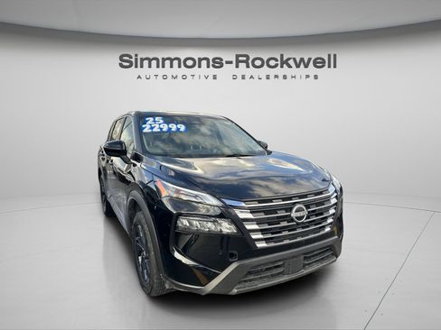 Used 2025 Nissan Rogue SV AWD/4WD image 4