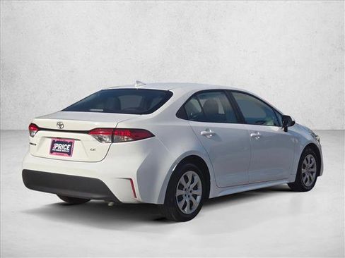 Used 2025 Toyota Corolla LE image 5