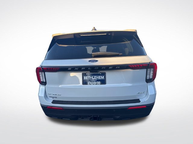 Used 2026 Ford Explorer Active AWD/4WD image 4