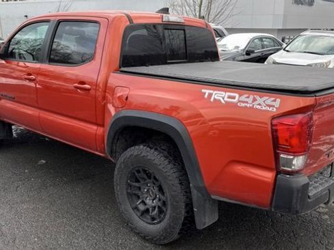 Used 2017 Toyota Tacoma SR5 image 6