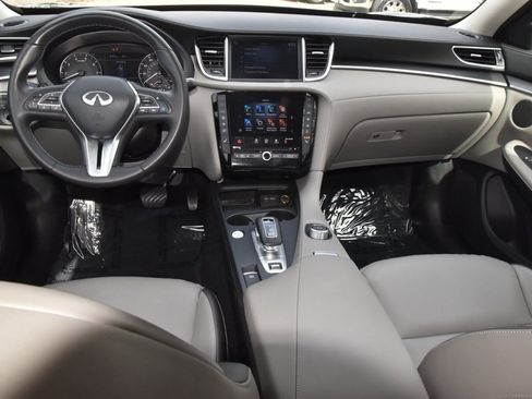 Used 2025 INFINITI QX50 Luxe image 16