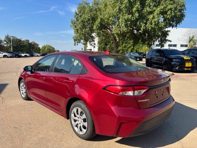 Used 2025 Toyota Corolla LE FWD image 7