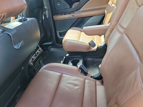 Certified 2022 Lincoln Aviator Reserve w/ Equipment Group 201A RWD image 8