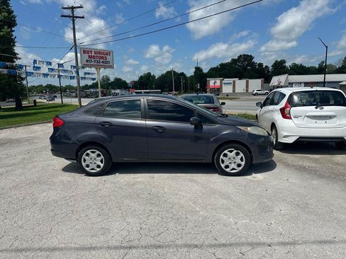 Used 2012 Ford Fiesta SE FWD image 3