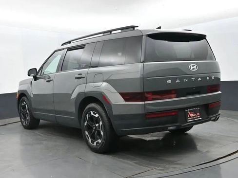 Used 2025 Hyundai Santa Fe SEL FWD image 9