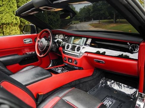 Used 2016 Rolls-Royce Dawn RWD image 31