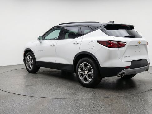 Used 2025 Chevrolet Blazer LT FWD image 6