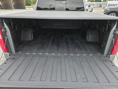 Used 2021 Chevrolet Silverado 1500 High Country w/ Technology Package image 11